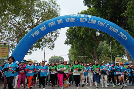 Hơn 300 vận động viên tham gia Giải đi bộ phụ nữ Thủ đô khỏe - đẹp” lần thứ I