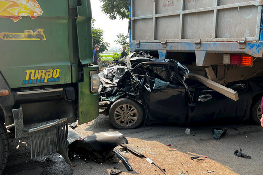 Đã có nạn nhân tử vong trong vụ tai nạn liên hoàn ở huyện Ứng Hòa