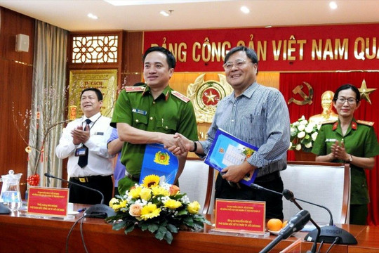 Công an và Sở Tư pháp TP Hồ Chí Minh ký kết phối hợp trực trợ giúp pháp lý