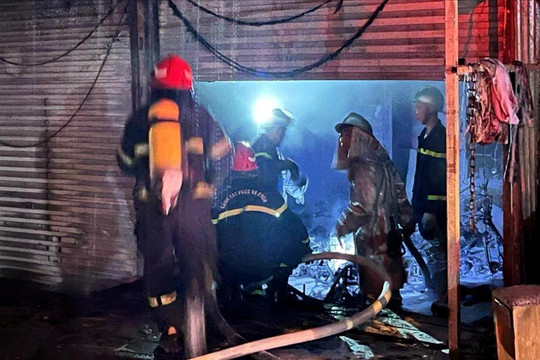 Cứu 21 người thoát hiểm trong các đám cháy