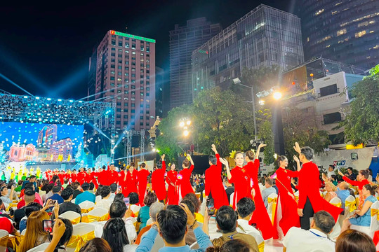 TP Hồ Chí Minh: Khai mạc Lễ hội Áo dài lần thứ 10
