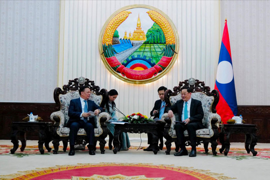 Thủ tướng Lào Sonexay Siphandone tiếp Đoàn đại biểu cấp cao thành phố Hà Nội