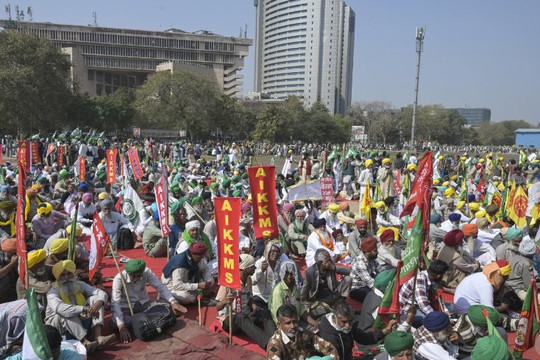 Hàng nghìn nông dân Ấn Độ biểu tình ở Thủ đô New Delhi
