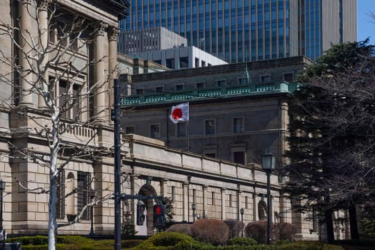 Nhật Bản chấm dứt chính sách lãi suất âm cuối cùng trên thế giới