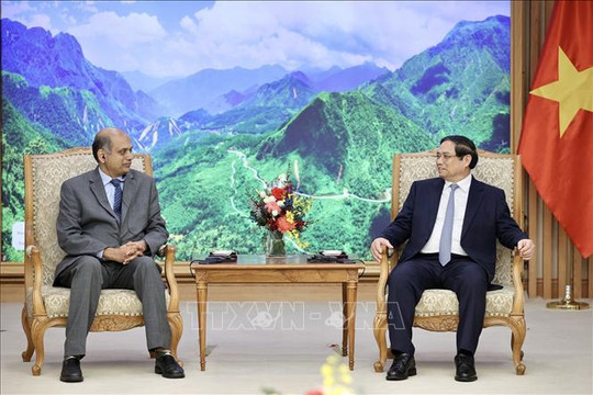 Thủ tướng Phạm Minh Chính tiếp lãnh đạo các tập đoàn về chíp bán dẫn của Hoa Kỳ và Hàn Quốc