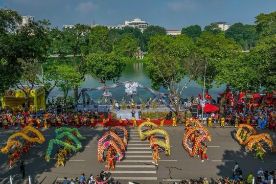Liên hoan nghệ thuật múa rồng huyện Thanh Oai diễn ra ngày 14-4