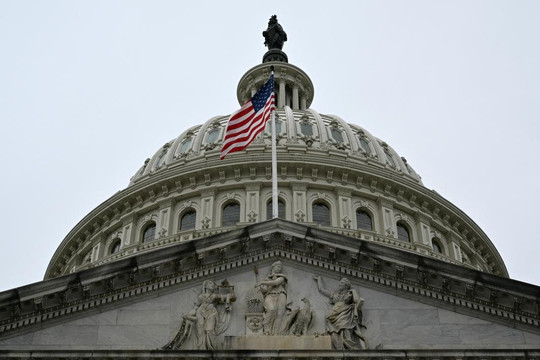 Quốc hội Mỹ thông qua gói ngân sách 1,2 nghìn tỷ USD, ngăn chặn chính phủ đóng cửa