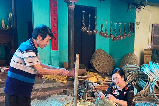 Đổi thay nghề đan cót ở Nghĩa Hương