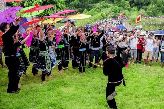 Hơn 300 đồng bào tham gia Ngày Văn hóa các dân tộc Việt Nam