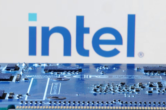 Cổ phiếu Intel và AMD lao dốc sau lệnh cấm mới của Trung Quốc