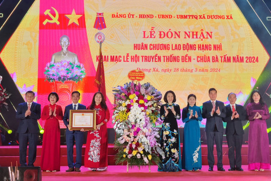 Xã Dương Xá, huyện Gia Lâm đón nhận Huân chương Lao động hạng Nhì