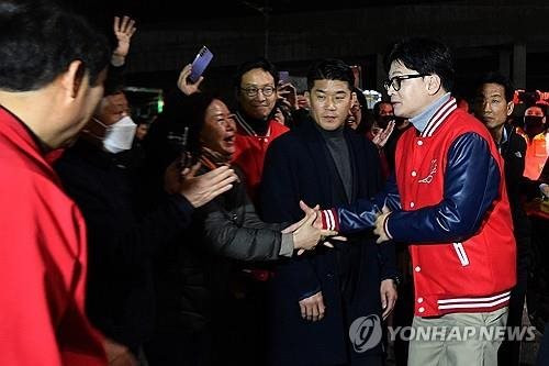 Chiến dịch vận động tranh cử tại Hàn Quốc chính thức bắt đầu