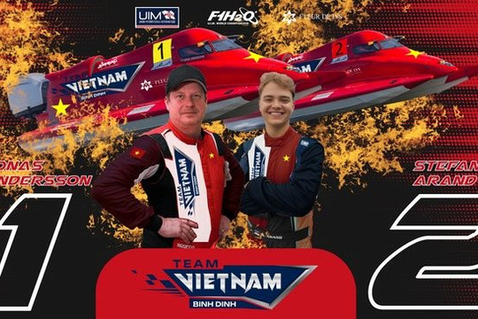 Hai tay đua F1H2O đội Việt Nam về nhất vòng đua nước rút