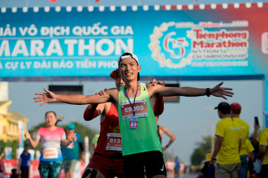 Nguyên Thanh, Ngọc Hoa vô địch marathon quốc gia 2024