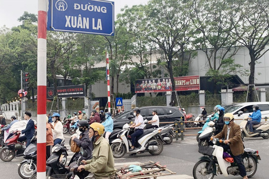 Cố tình đi ngược chiều tại một số tuyến đường trên địa bàn Hà Nội: Cần xử lý quyết liệt