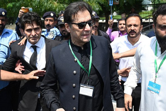 Tòa án Pakistan đình chỉ bản án 14 năm tù của cựu Thủ tướng Imran Khan