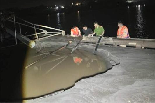 Hà Nội: Tăng cường tuần tra xử lý khai thác cát trái phép trên sông