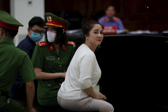 Bị cáo Nguyễn Phương Hằng được giảm 3 tháng tù