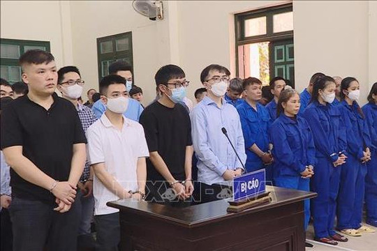 Hà Nội: Xét xử 53 bị cáo trong đường dây đánh bạc trực tuyến nghìn tỷ đồng