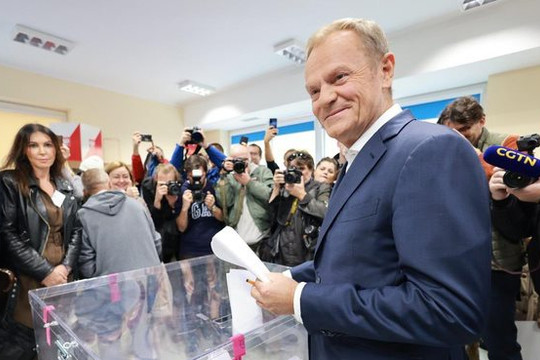 Bầu cử địa phương tại Ba Lan: Đảng cầm quyền chật vật trong “phép thử”