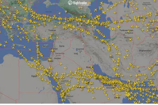 Ngành hàng không Trung Đông hỗn loạn vì cuộc tấn công của Iran vào Israel