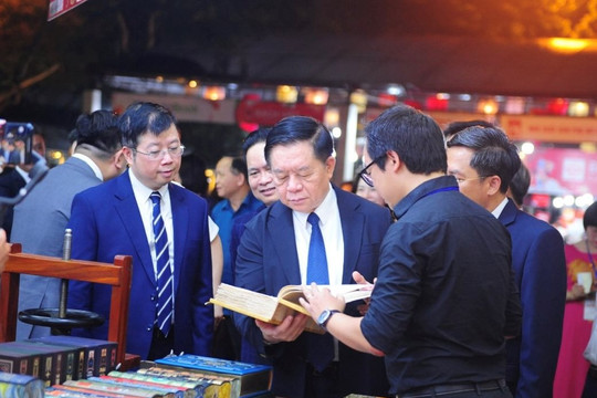 Khai mạc Ngày Sách và Văn hóa đọc Việt Nam lần thứ ba tại Văn Miếu - Quốc Tử Giám