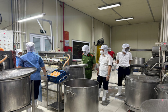 Hà Đông: 59 cơ sở vi phạm an toàn vệ sinh thực phẩm, phạt 352 triệu đồng