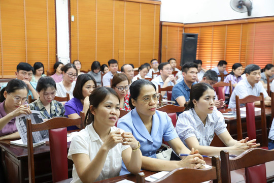 Gần 100 đại biểu tham dự tập huấn hệ thống quản lý chất lượng tại Thường Tín