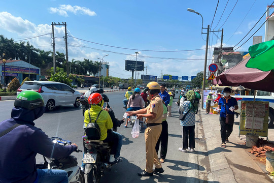 TP Hồ Chí Minh, Đồng Nai: Ra quân đảm bảo TTATGT dịp nghỉ lễ 30-4, 1-5