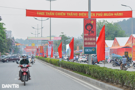 Thành phố Điện Biên Phủ rực rỡ cờ hoa trước ngày đại lễ 7-5