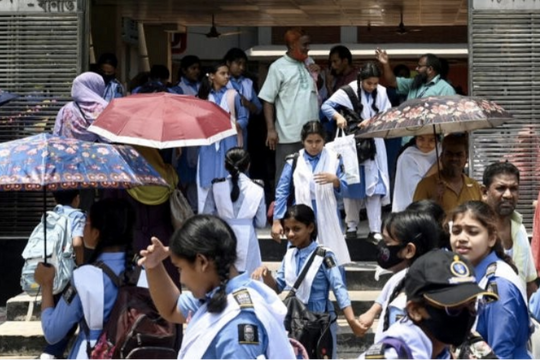Bangladesh mở lại trường học bất chấp cảnh báo nắng nóng