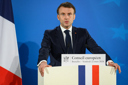 Tổng thống Pháp sẵn sàng mở cuộc tranh luận về phòng thủ hạt nhân châu Âu