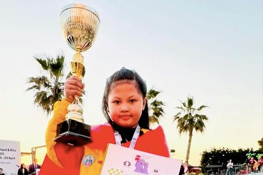 Kỳ thủ nhí Việt Nam vô địch cờ chớp U8 thế giới