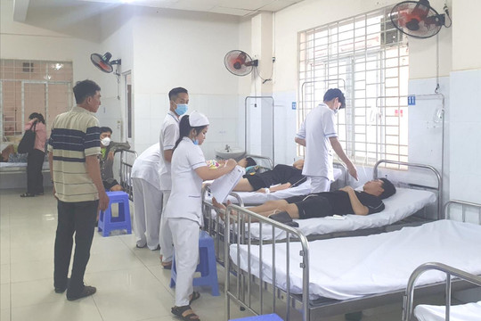 Có 2 ca ngộ độc nặng khi ăn bánh mì ở Đồng Nai, số nhập viện lên 280 người