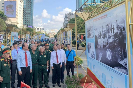 Khai mạc triển lãm “Chiến thắng Điện Biên Phủ - sức mạnh Việt Nam, tầm vóc thời đại”