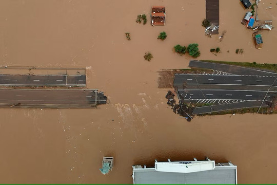 Brazil: Số người thiệt mạng do mưa lũ tiếp tục tăng