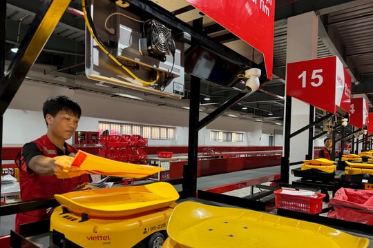 Doanh nghiệp bưu chính điều chỉnh phụ thu 10% phí xăng, dầu