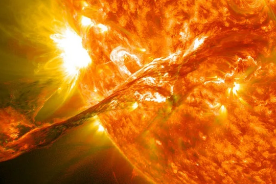 Bão Mặt trời mạnh nhất 20 năm tấn công Trái đất