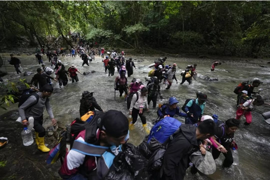 Tổng thống đắc cử Panama cố gắng đóng cửa tuyến di cư đông nhất thế giới