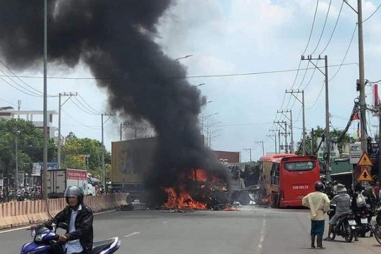 Ít nhất 2 người bị thương nặng trong vụ 4 ô tô gây tai nạn liên hoàn tại Bình Phước