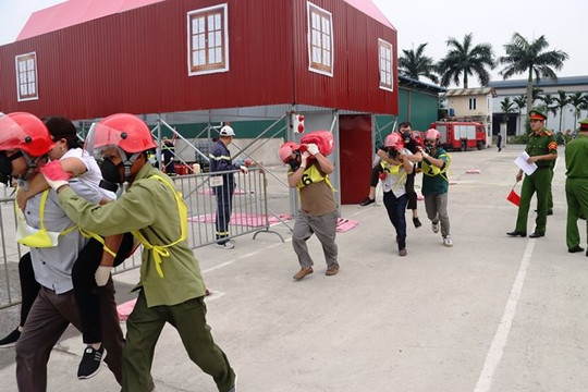 Sôi nổi Hội thi “Tổ liên gia an toàn phòng cháy, chữa cháy” tại Phú Xuyên