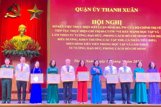 Tiếp tục nâng cao vai trò, trách nhiệm nêu gương của từng cán bộ quận Thanh Xuân