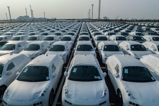 Mỹ dự kiến ​​tăng gấp bốn lần thuế với ô tô điện Trung Quốc