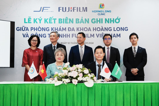 Lễ ký kết hợp tác và trao tặng hệ thống công nghệ Envision Next giữa Fujifilm Việt Nam và Phòng khám Đa khoa Hoàng Long