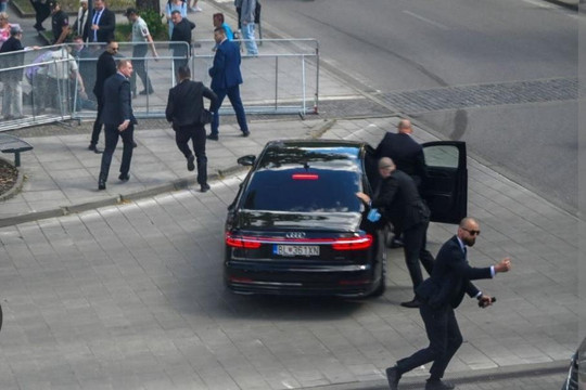 Thủ tướng Slovakia nguy hiểm tính mạng sau khi bị bắn