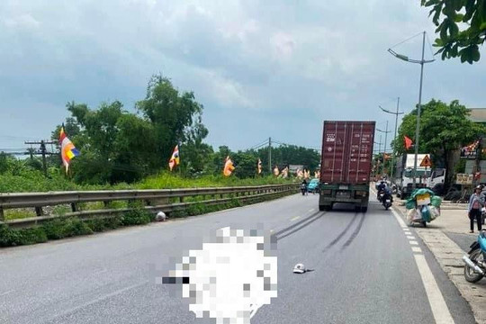 Nữ sinh bị xe container đâm tử vong trên quốc lộ 1A cũ