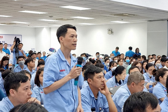 Chủ tịch UBND thành phố Hà Nội đối thoại với công nhân vào ngày 23-5