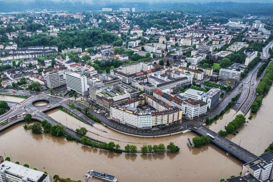 Mưa lớn nhấn chìm nhiều khu vực ở châu Âu