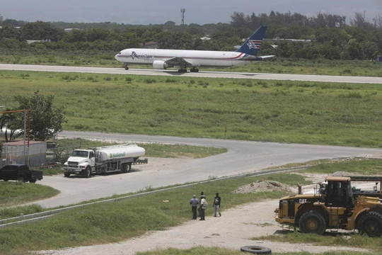 Sân bay chính của Haiti mở cửa trở lại sau gần 3 tháng