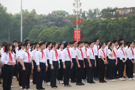Hà Nội khen thưởng 820 học sinh xuất sắc